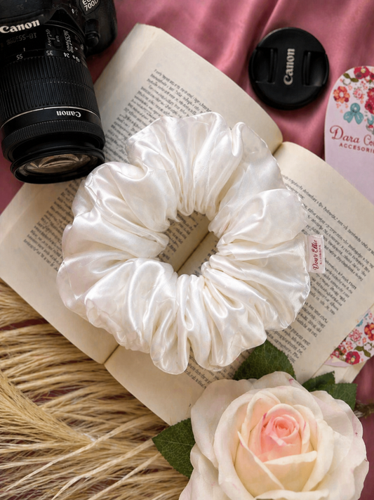 Elegant Silk Scrunchie – Pearl White Finish